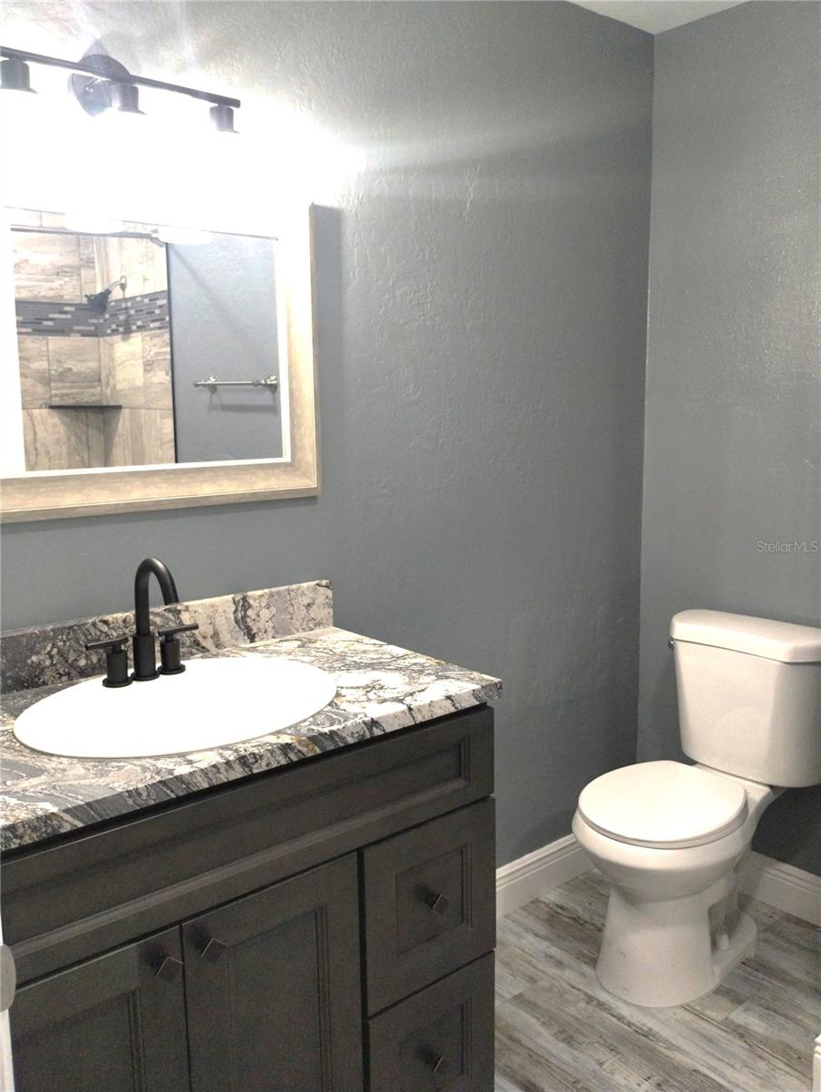 Image 7 of 24 For 123 Tremont Drive Se