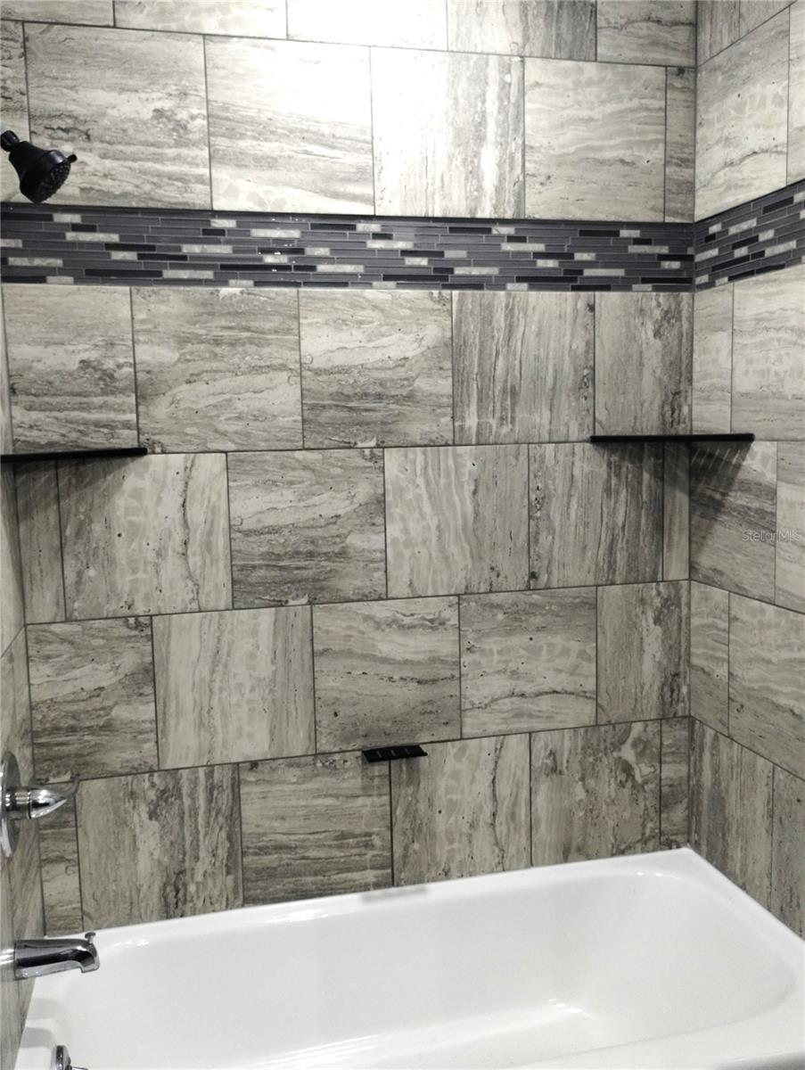 Image 8 of 24 For 123 Tremont Drive Se