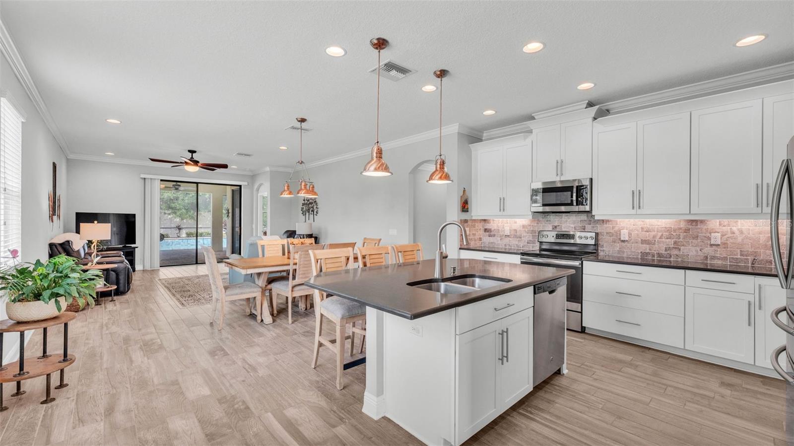 Image 10 of 60 For 1902 Altavista Circle
