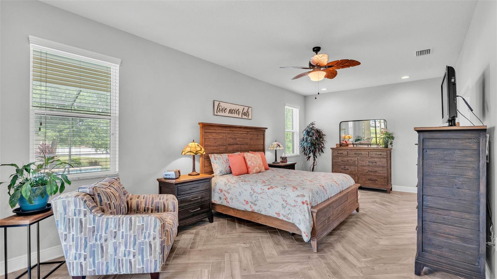Image 17 of 60 For 1902 Altavista Circle