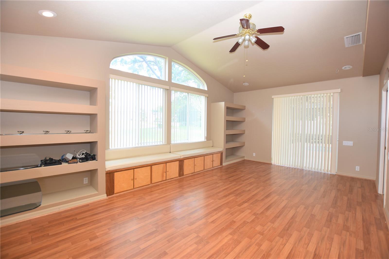 Image 26 of 43 For 2218 Longleaf Circle