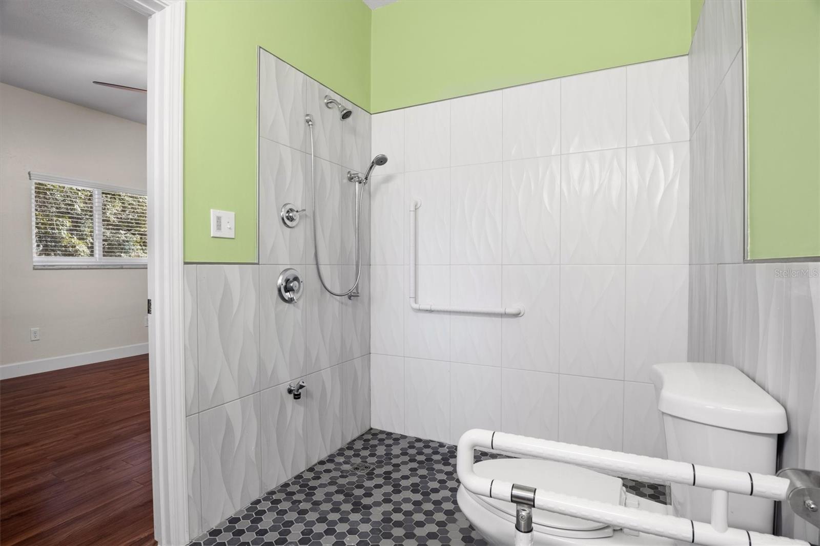 Image 19 of 30 For 545 Prado Place