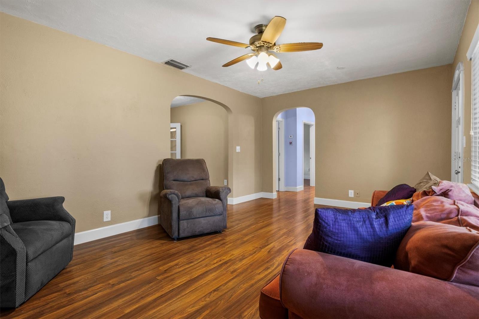 Image 3 of 30 For 545 Prado Place