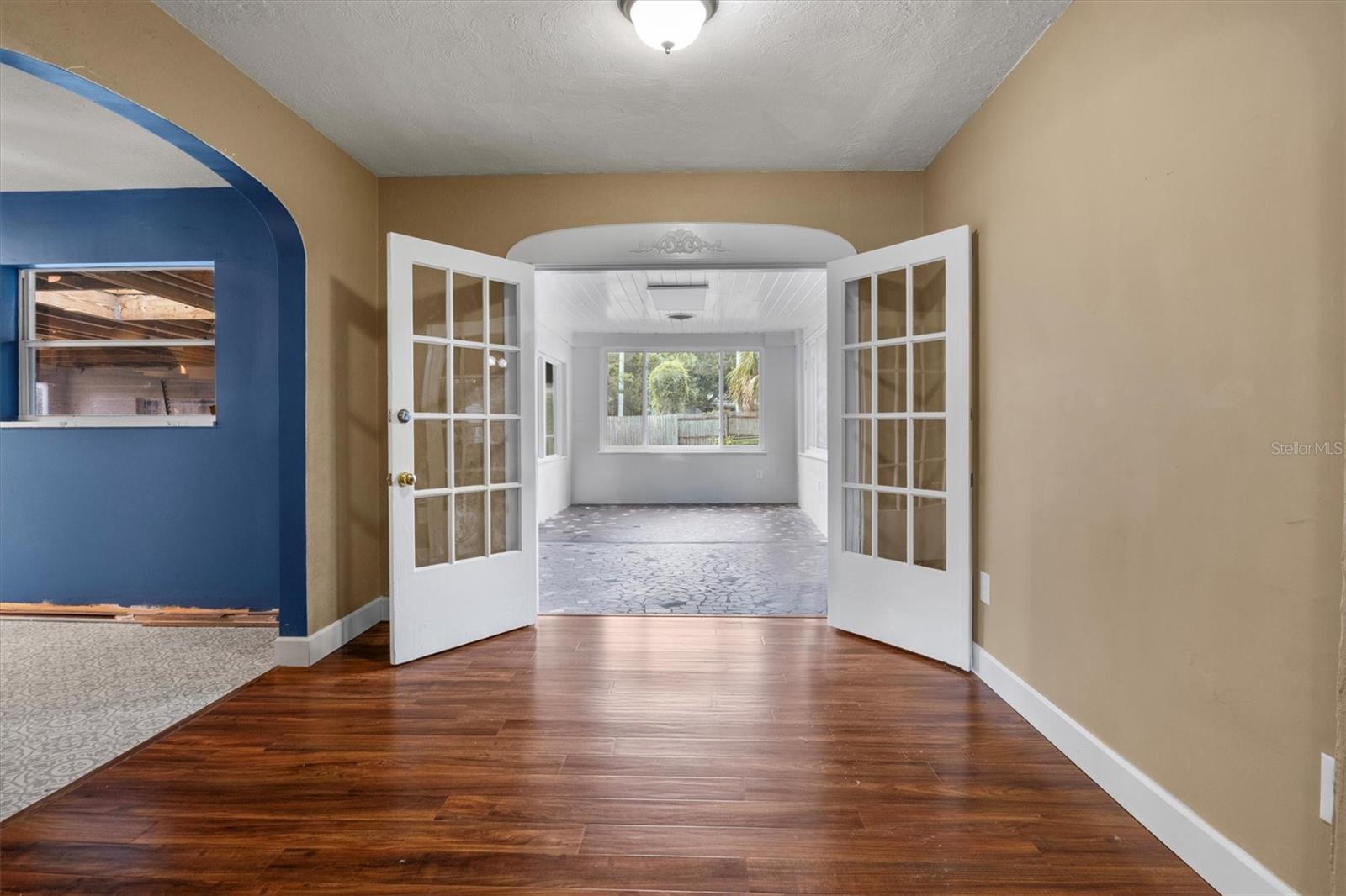 Image 6 of 30 For 545 Prado Place