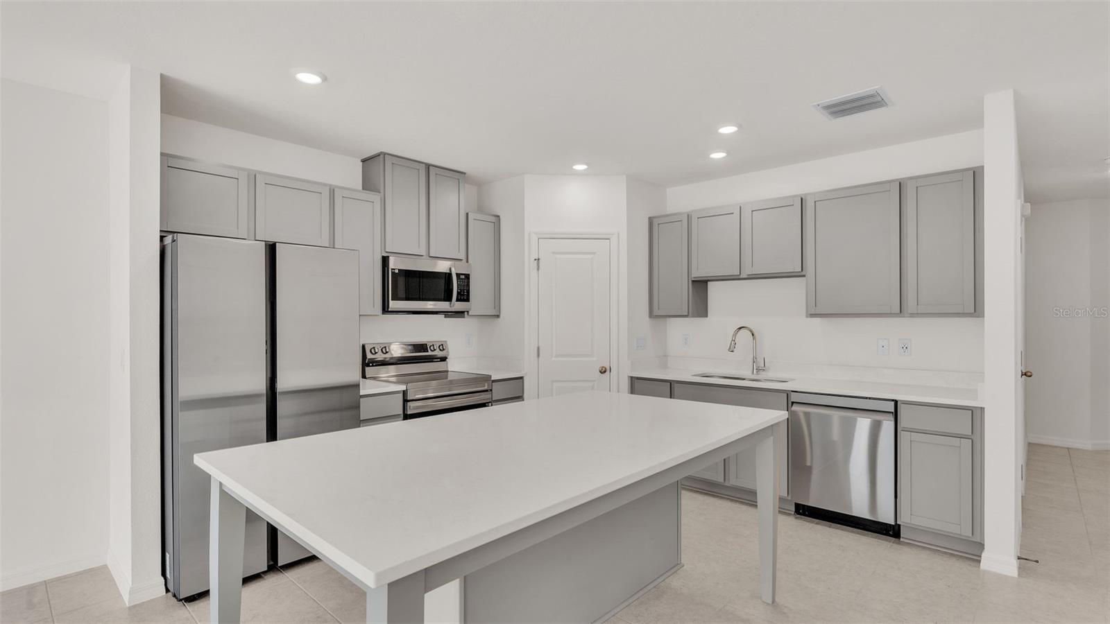 Image 10 of 30 For 3857 Academia Avenue