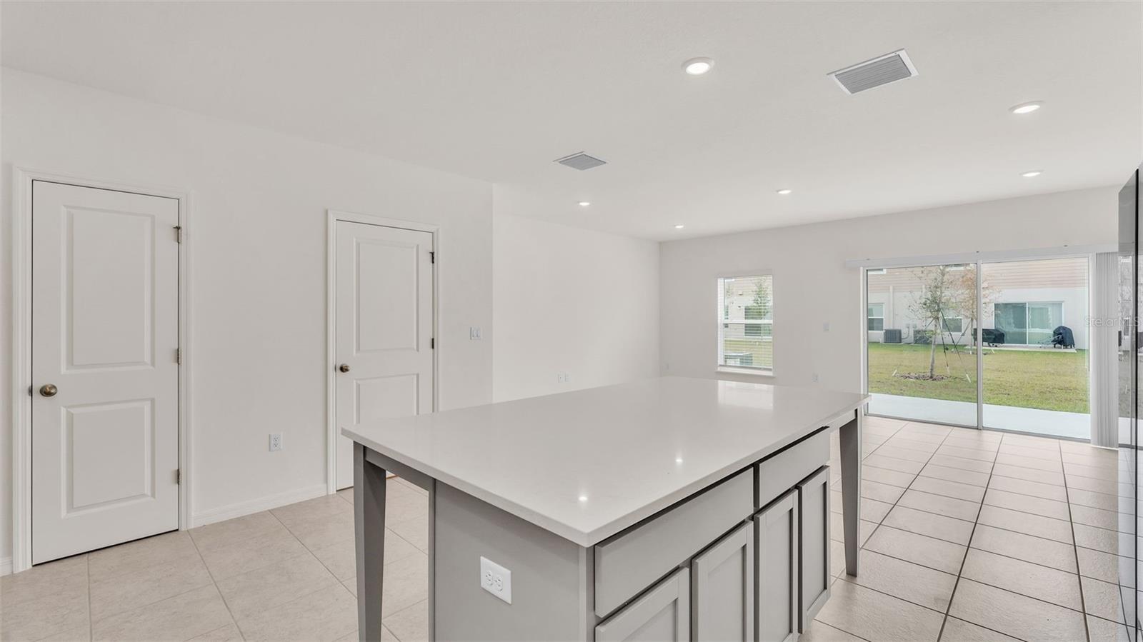 Image 13 of 30 For 3857 Academia Avenue