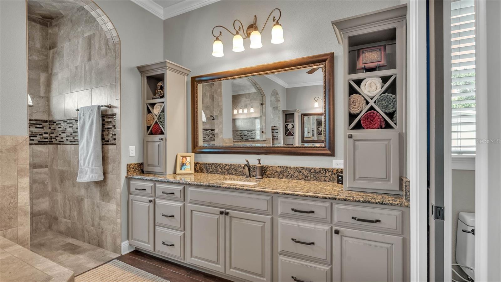 Image 33 of 91 For 6475 Avalon Woods Drive