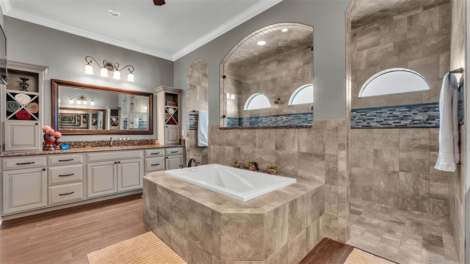 Image 36 of 91 For 6475 Avalon Woods Drive
