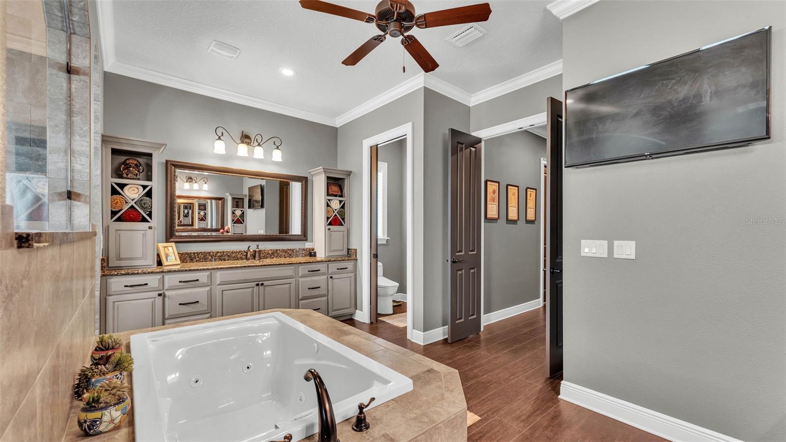 Image 40 of 91 For 6475 Avalon Woods Drive