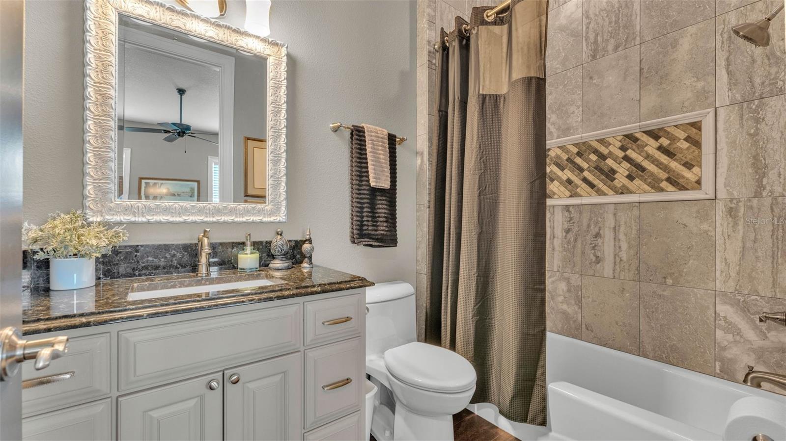 Image 54 of 91 For 6475 Avalon Woods Drive