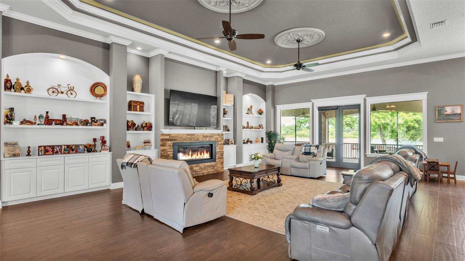 Image 7 of 91 For 6475 Avalon Woods Drive