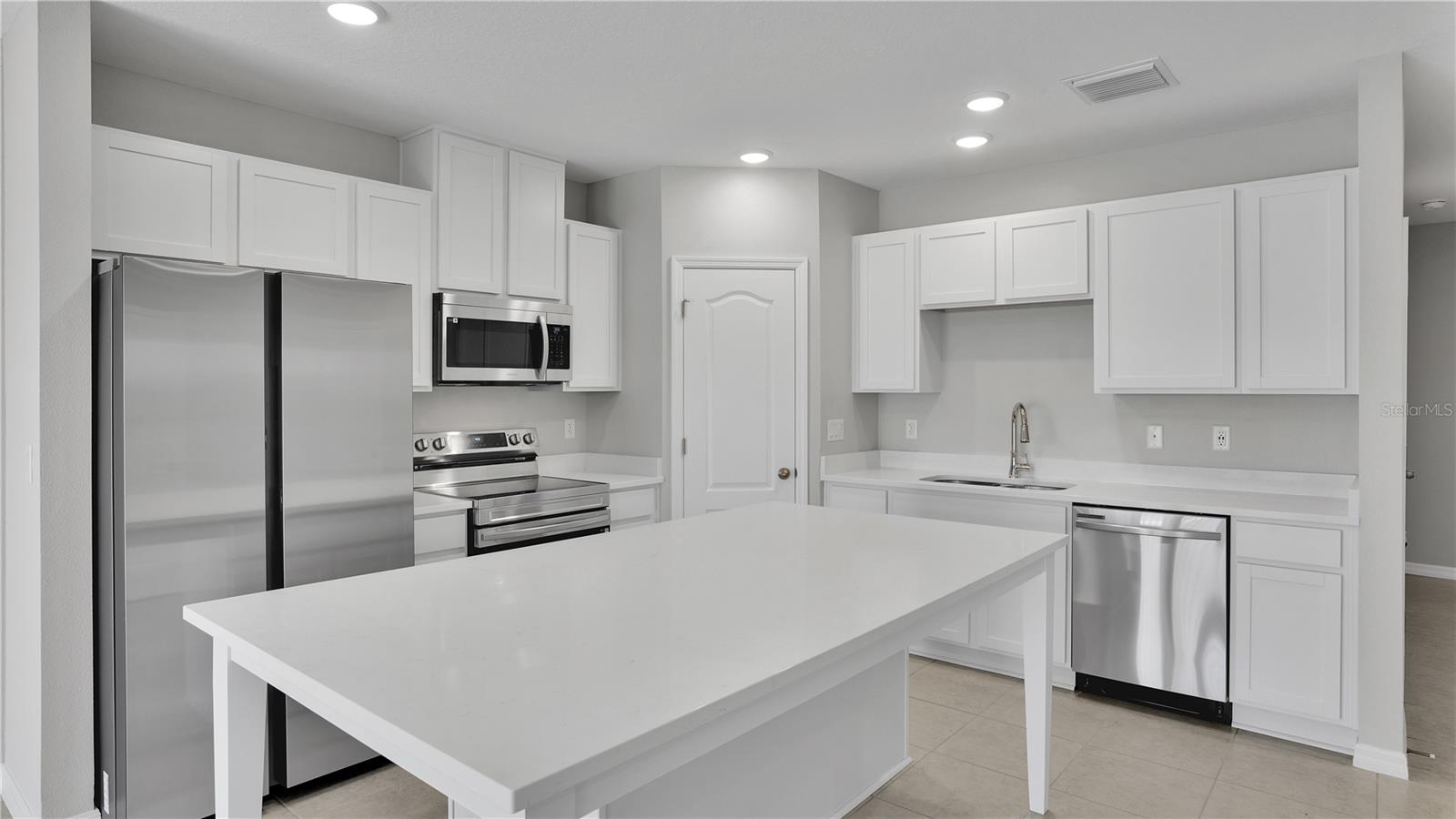 Image 10 of 34 For 4147 Collegiate Boulevard