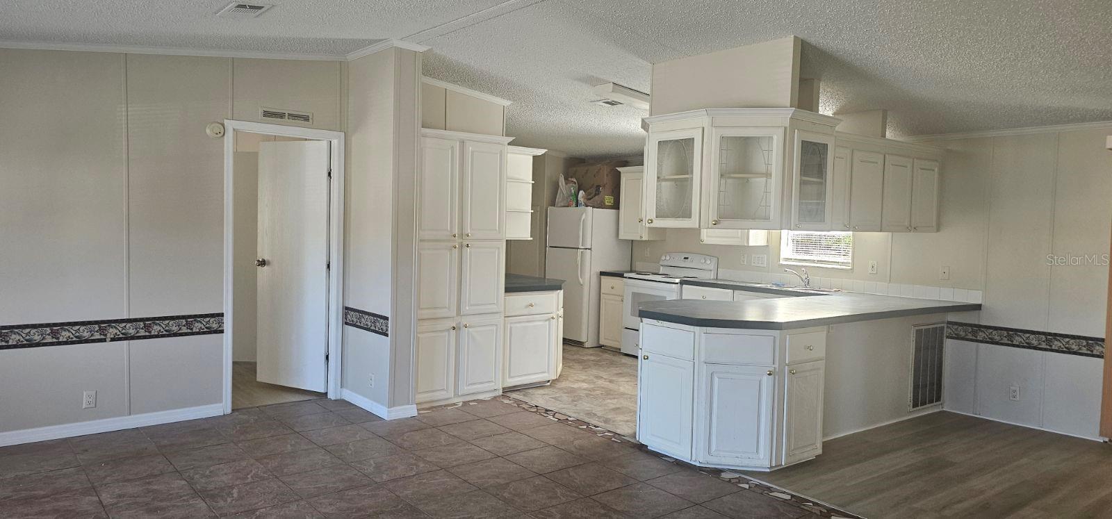 Image 3 of 20 For 9631 Moore Road