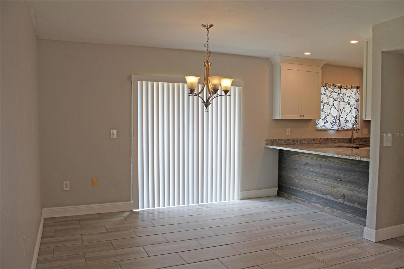 Image 10 of 41 For 1836 Crystal Lake Drive 54