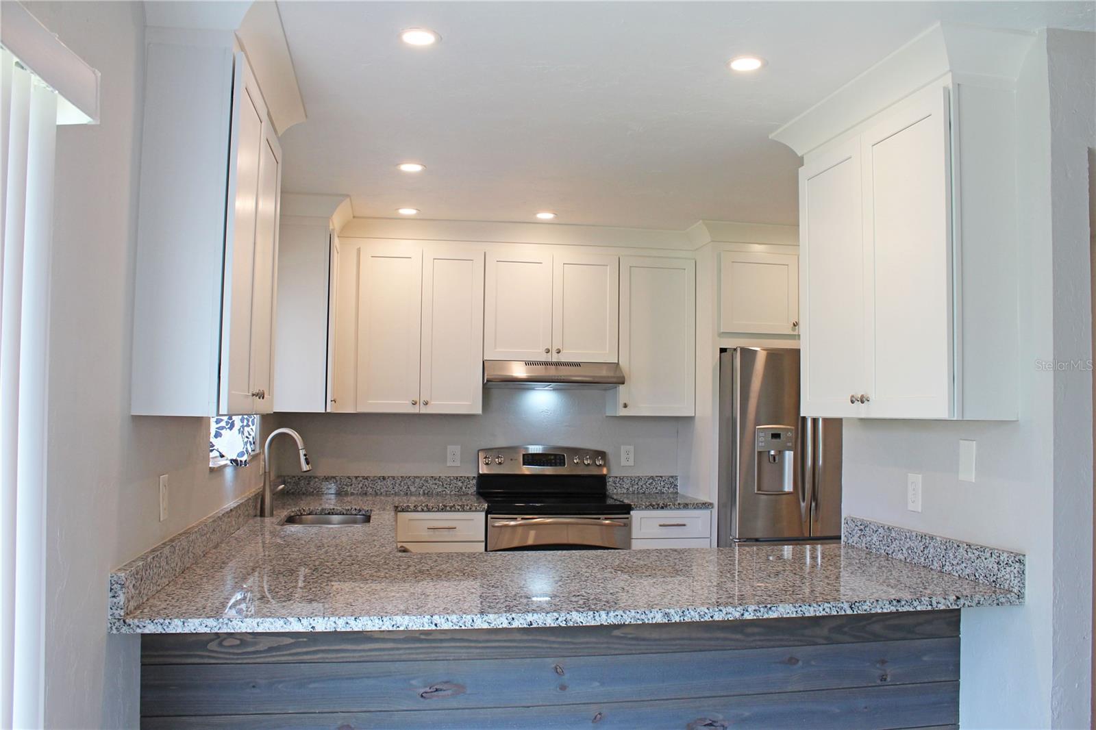 Image 12 of 41 For 1836 Crystal Lake Drive 54
