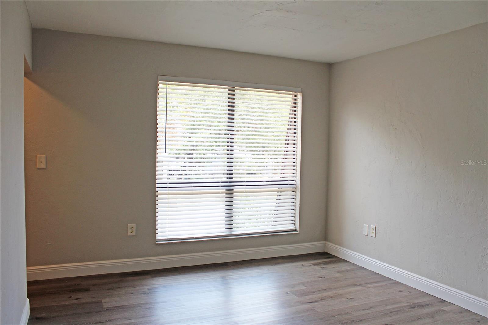 Image 20 of 41 For 1836 Crystal Lake Drive 54