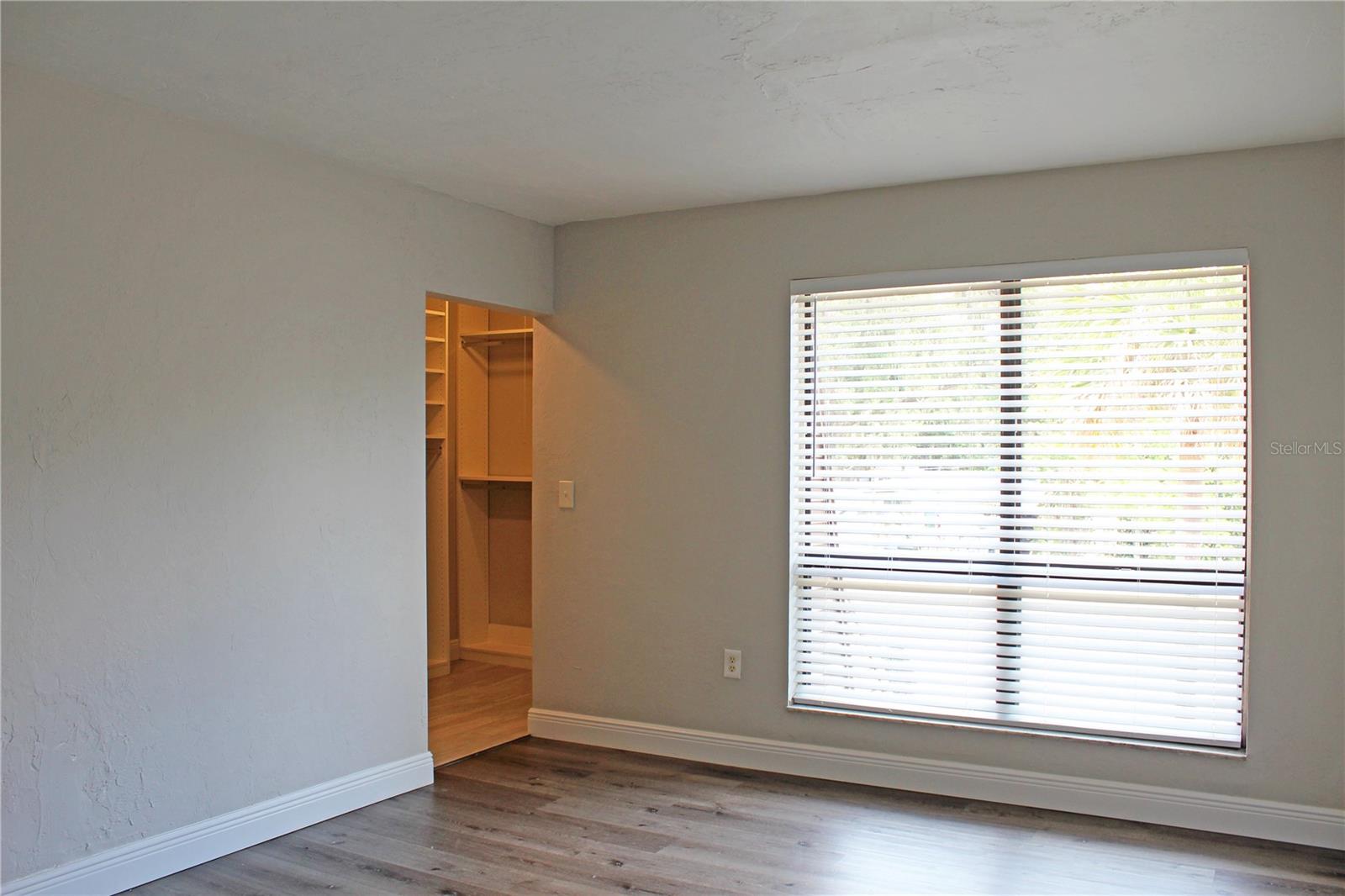 Image 21 of 41 For 1836 Crystal Lake Drive 54