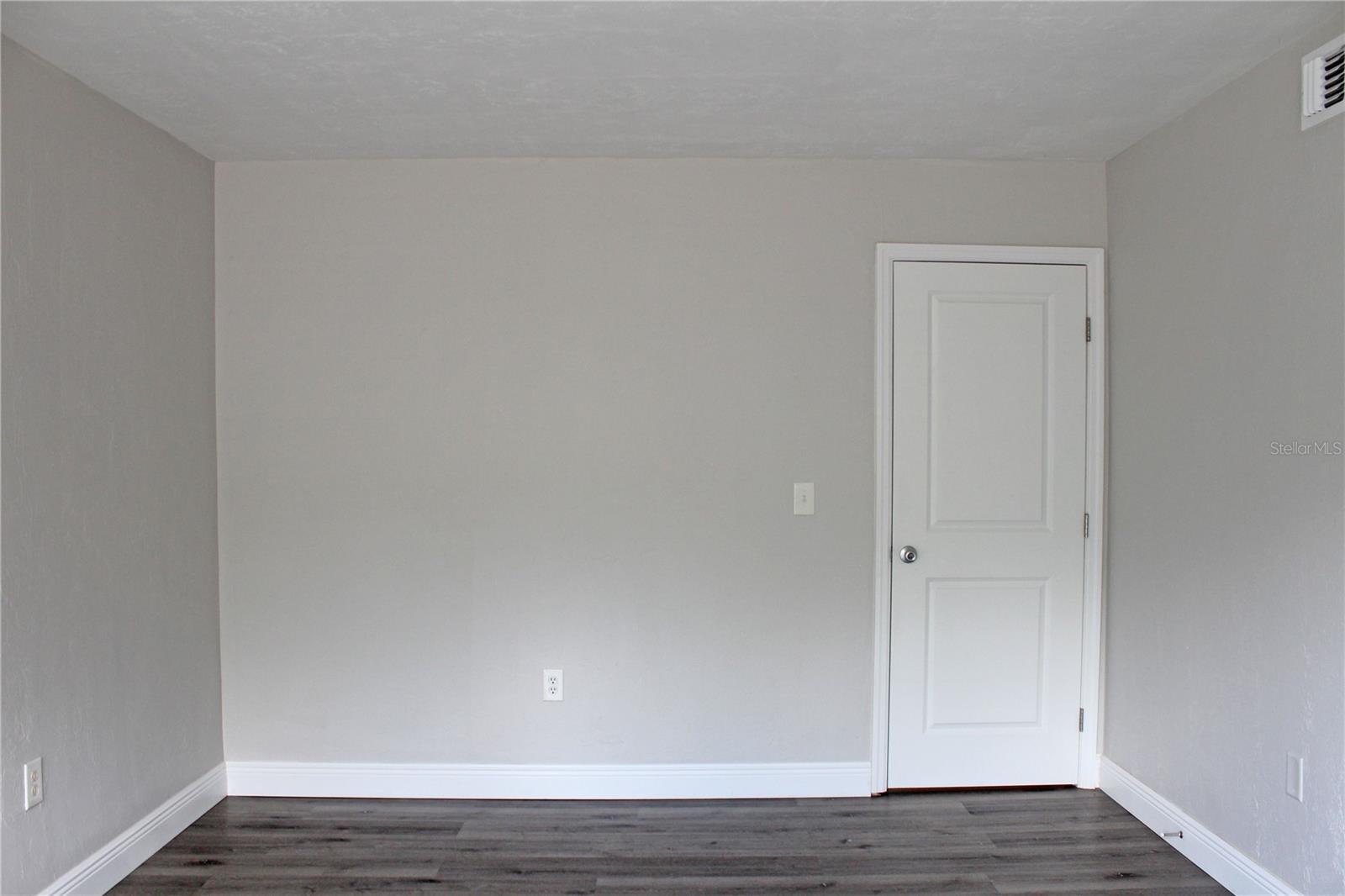 Image 22 of 41 For 1836 Crystal Lake Drive 54