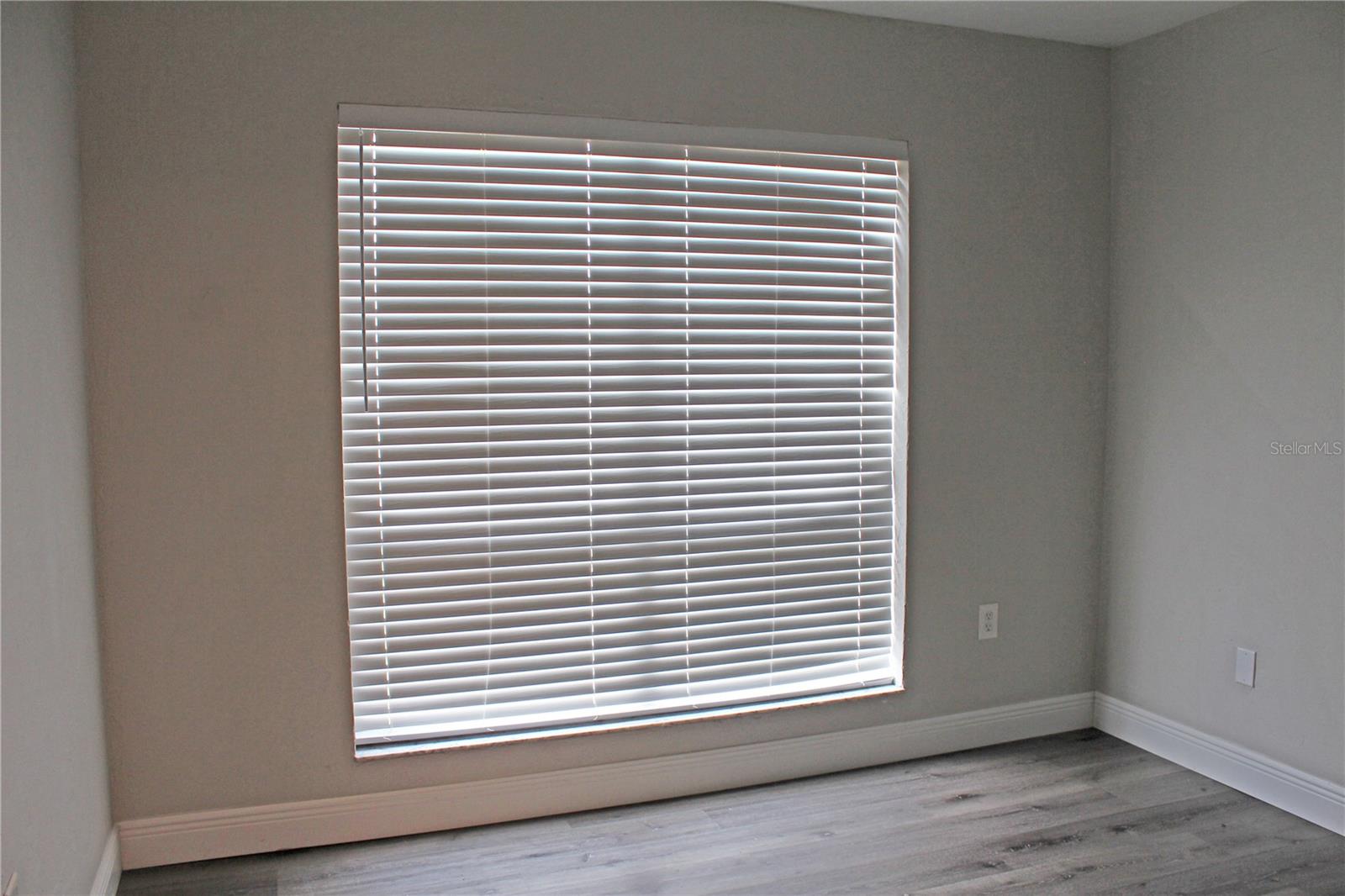 Image 31 of 41 For 1836 Crystal Lake Drive 54