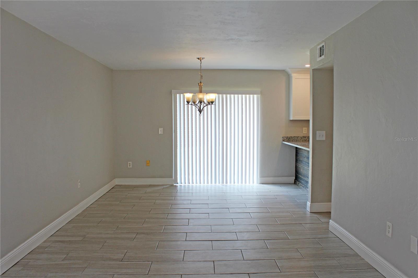 Image 9 of 41 For 1836 Crystal Lake Drive 54