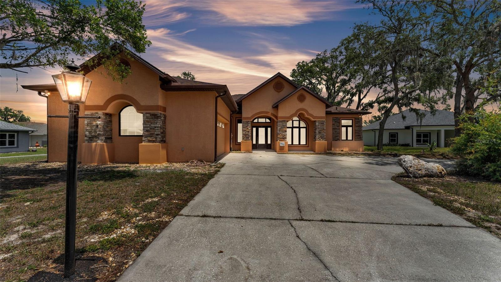 Details for 5370 Boxtree Court, DADE CITY, FL 33523