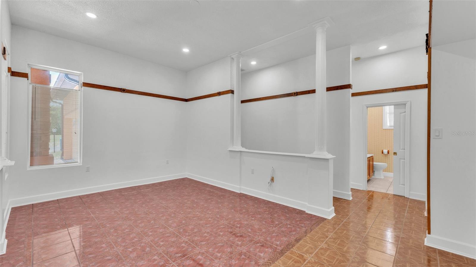 Image 23 of 66 For 5370 Boxtree Court
