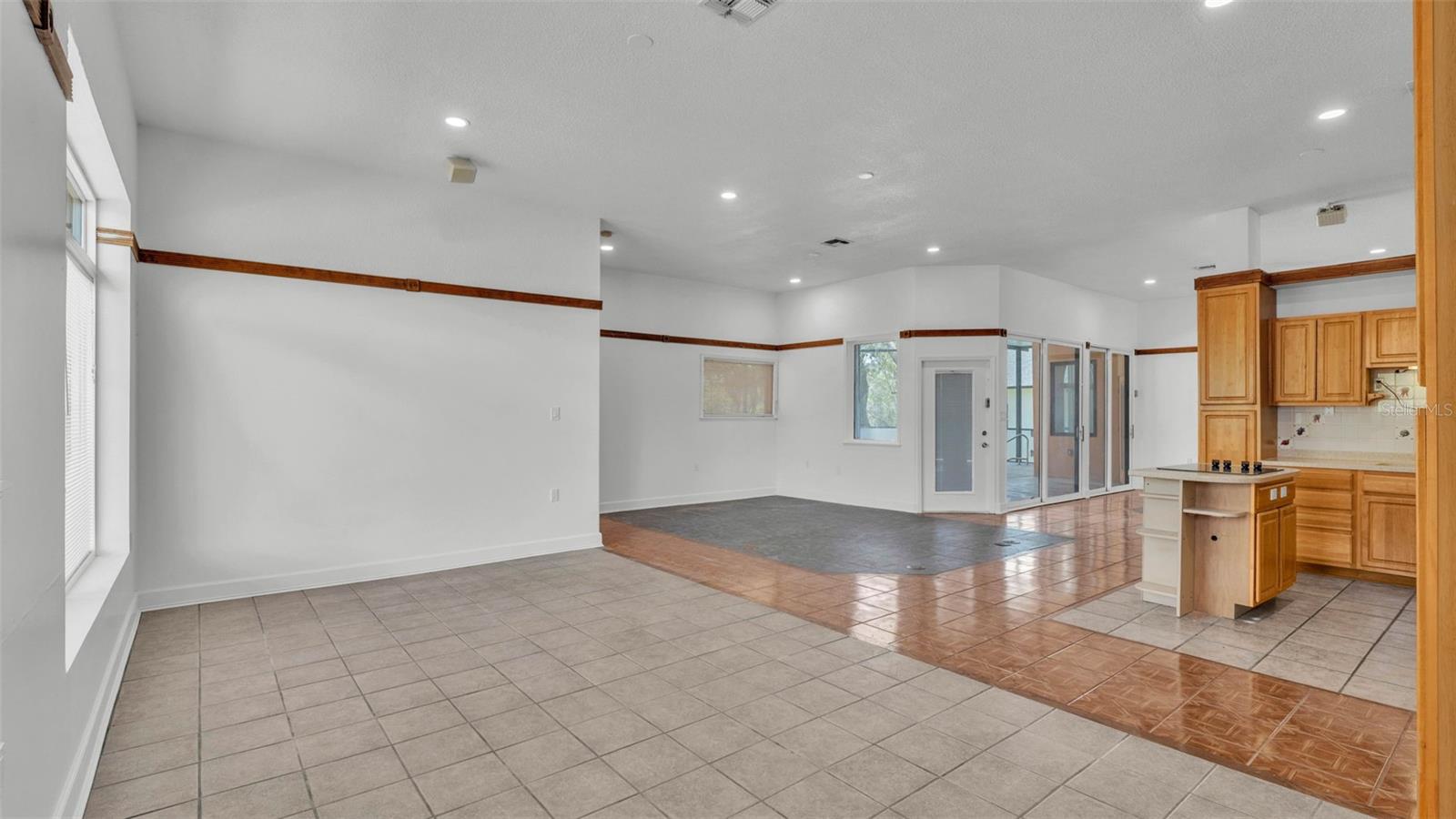 Image 36 of 66 For 5370 Boxtree Court