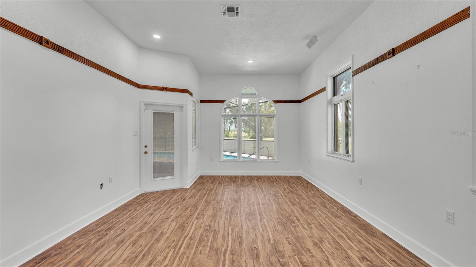 Image 51 of 66 For 5370 Boxtree Court