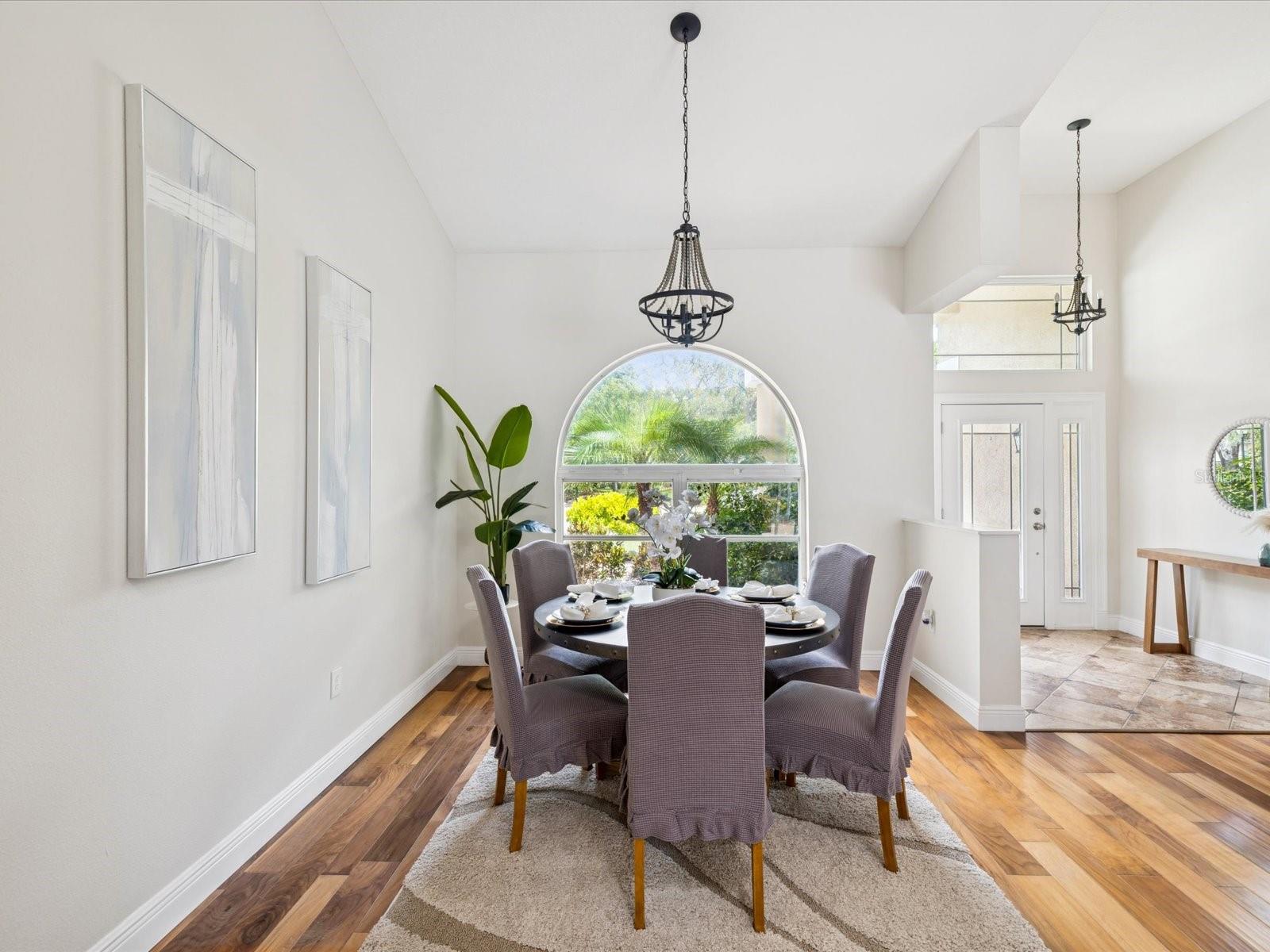Listing photo id 8 for 5903 Cachette De Riviera Court