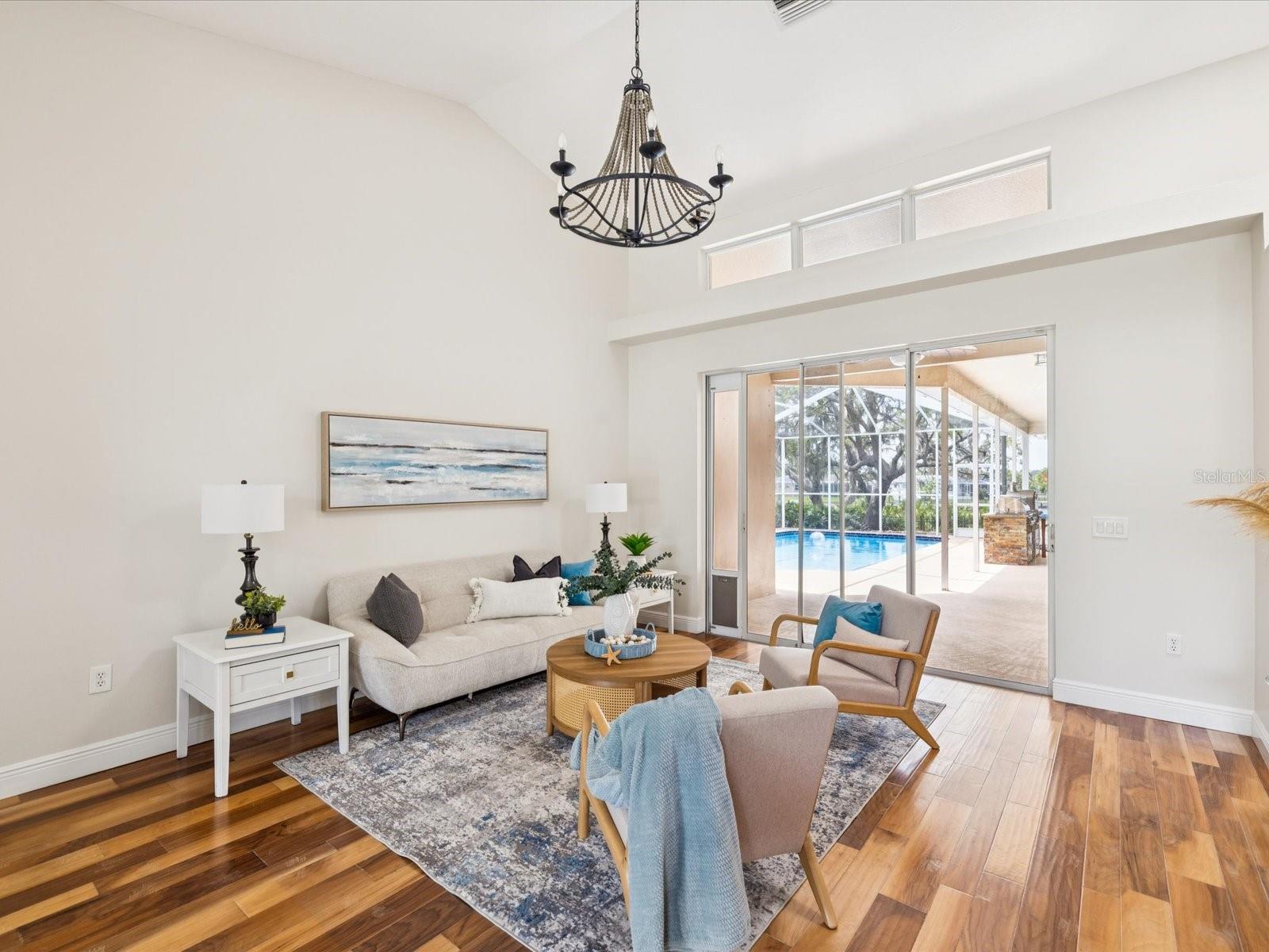Listing photo id 10 for 5903 Cachette De Riviera Court