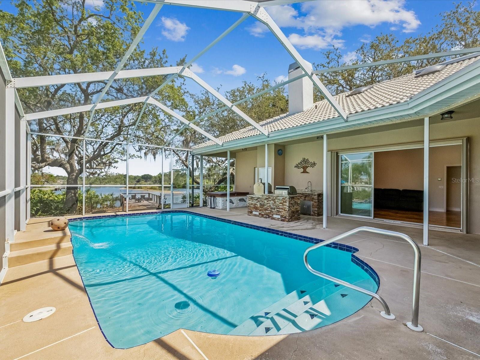Listing photo id 0 for 5903 Cachette De Riviera Court