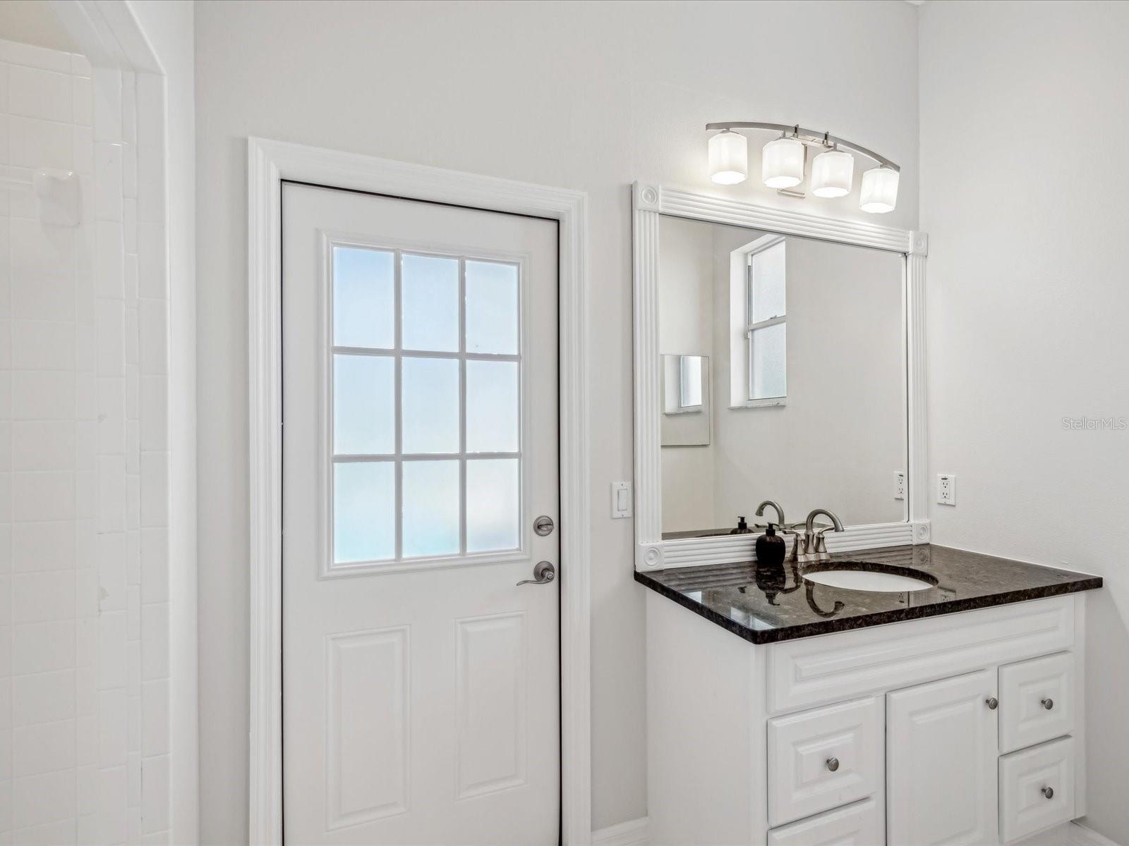 Listing photo id 21 for 5903 Cachette De Riviera Court