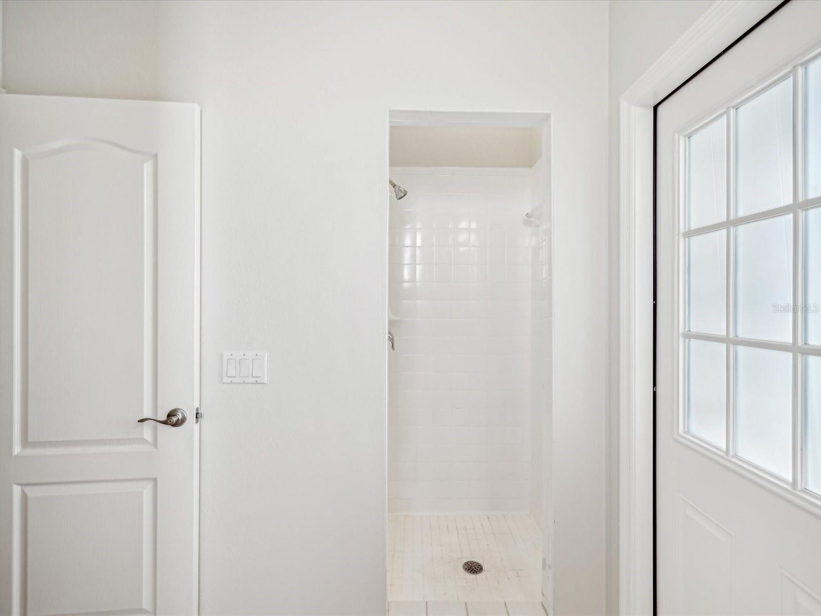 Listing photo id 23 for 5903 Cachette De Riviera Court