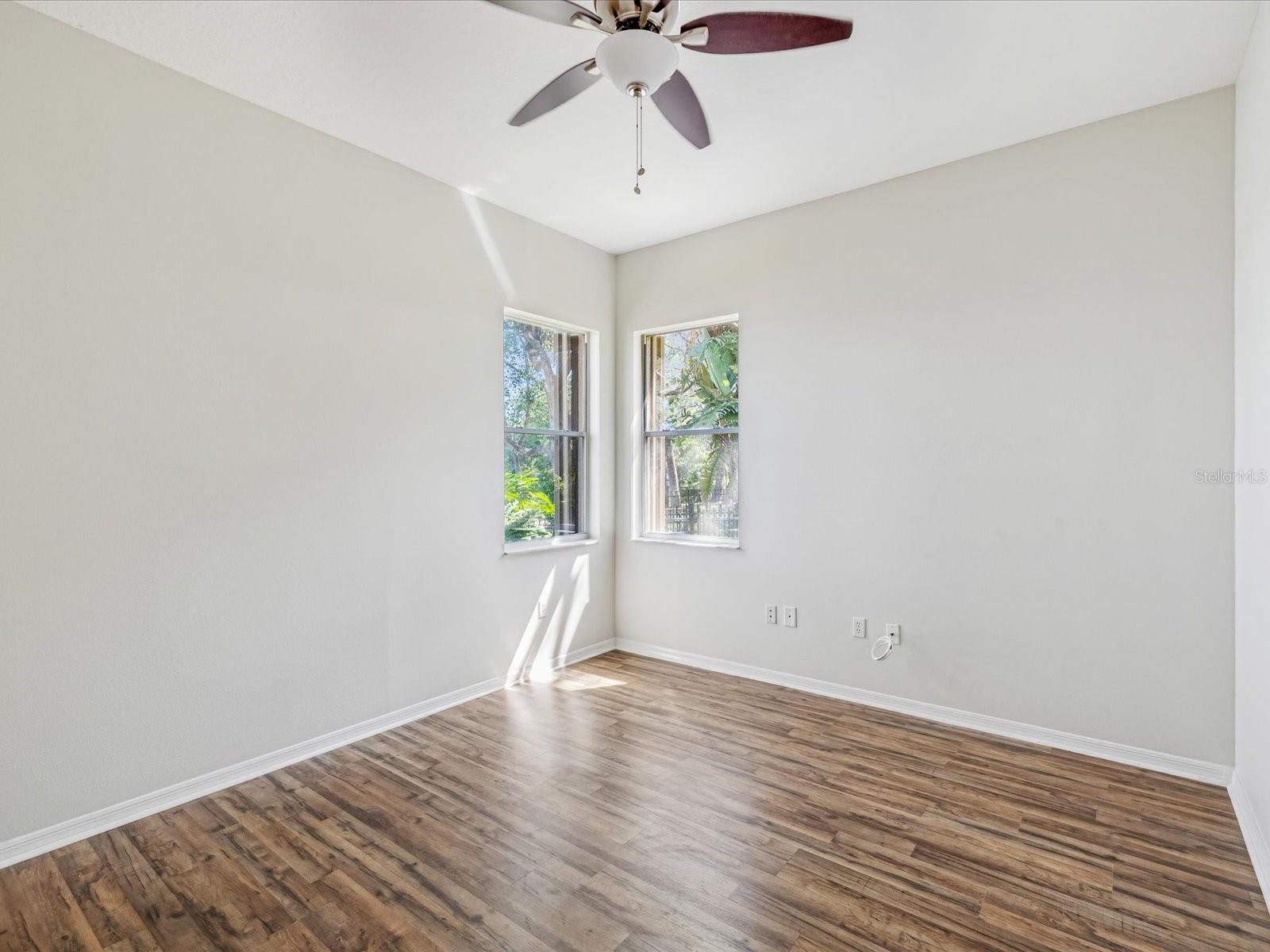 Listing photo id 24 for 5903 Cachette De Riviera Court