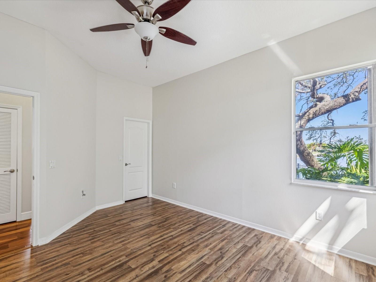 Listing photo id 28 for 5903 Cachette De Riviera Court
