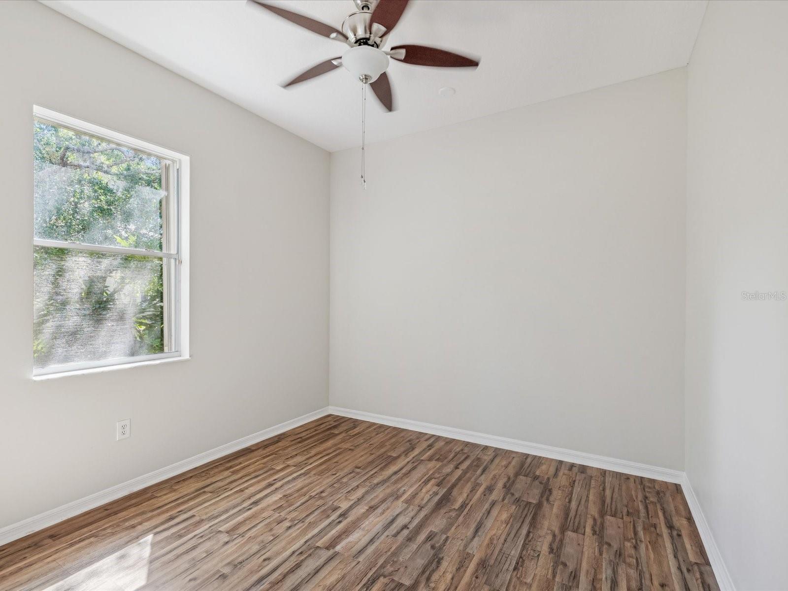 Listing photo id 30 for 5903 Cachette De Riviera Court