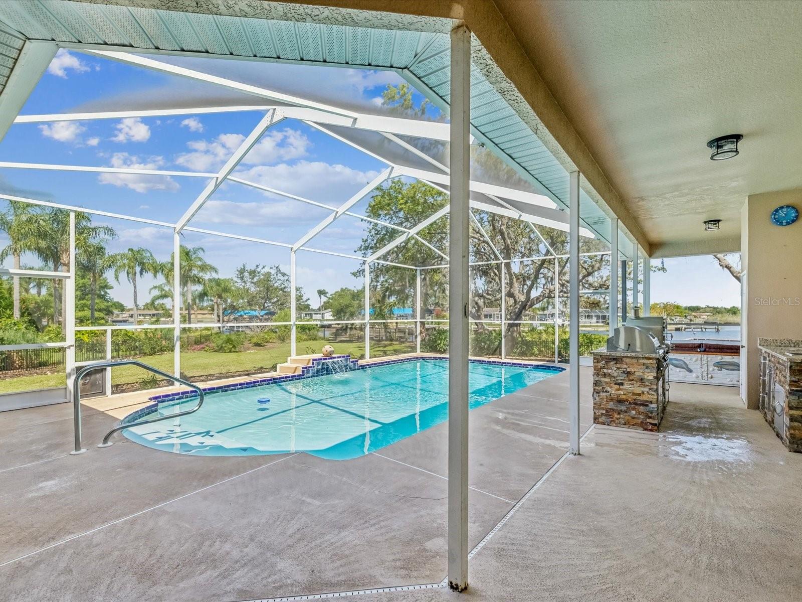 Listing photo id 46 for 5903 Cachette De Riviera Court