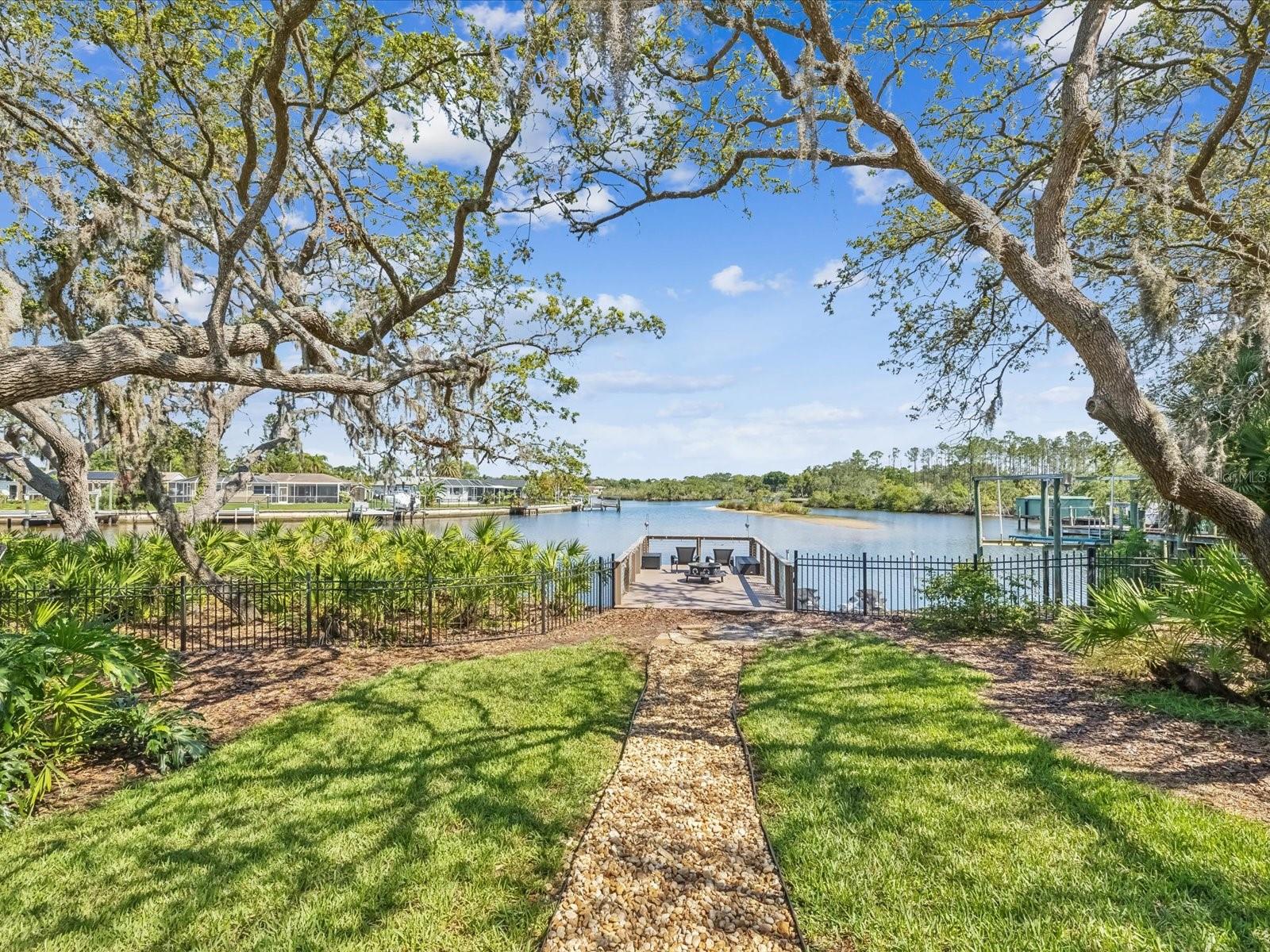 Listing photo id 55 for 5903 Cachette De Riviera Court