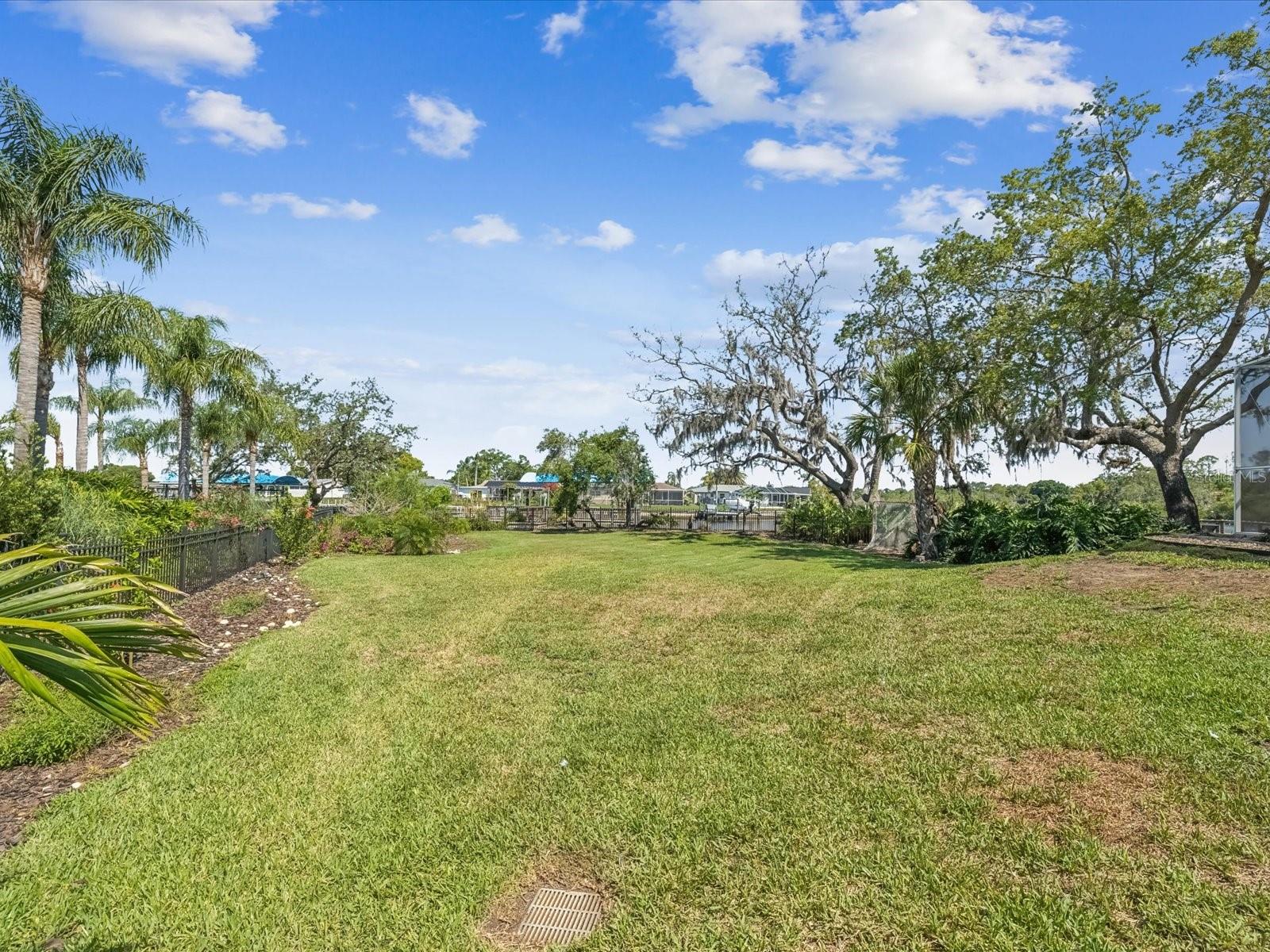 Listing photo id 56 for 5903 Cachette De Riviera Court