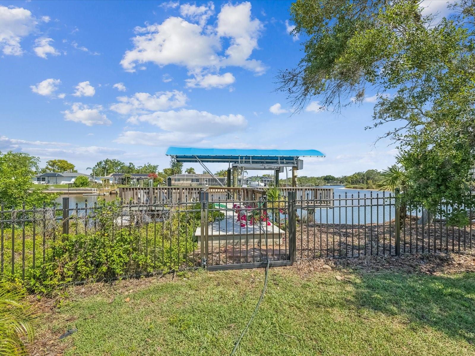 Listing photo id 57 for 5903 Cachette De Riviera Court