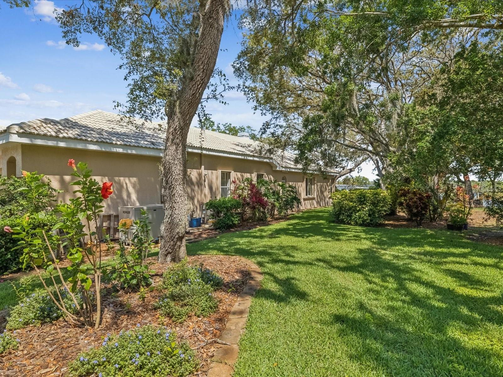 Listing photo id 67 for 5903 Cachette De Riviera Court