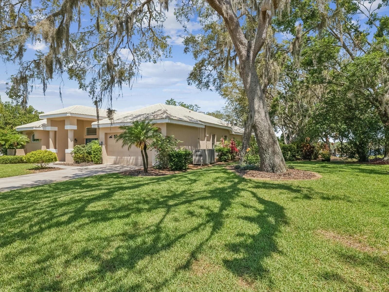 Listing photo id 74 for 5903 Cachette De Riviera Court