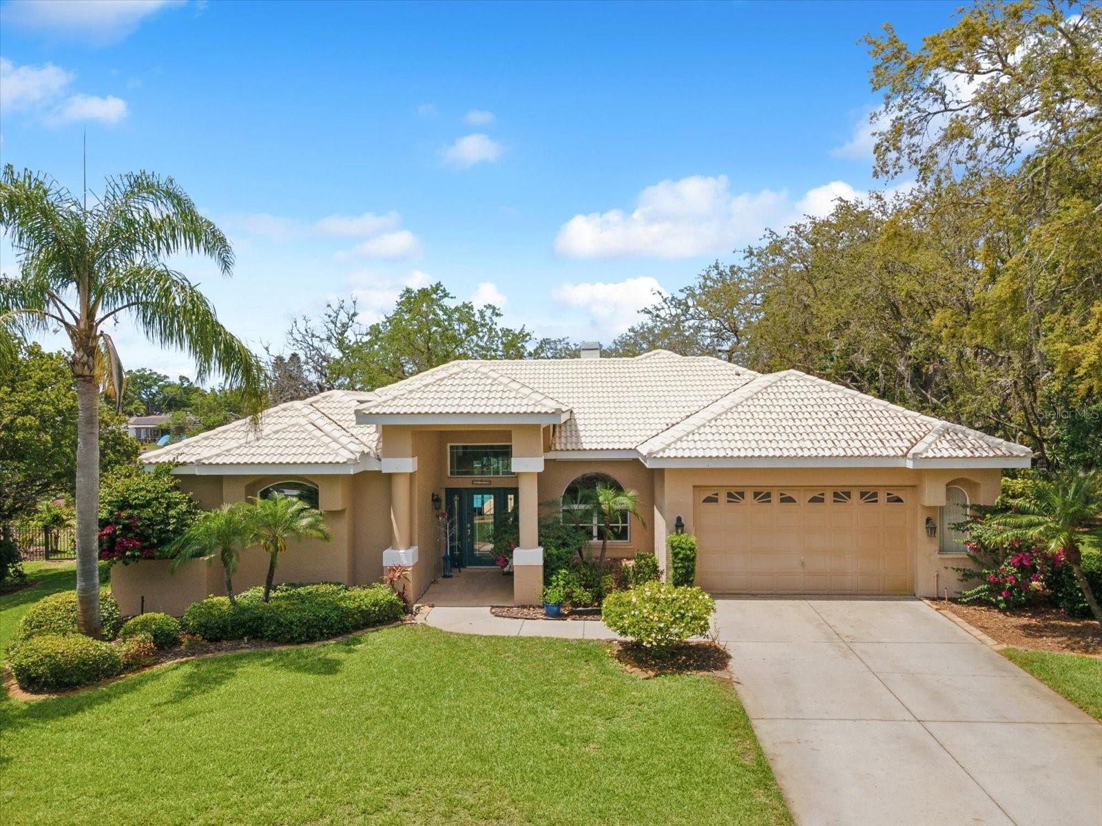 Listing photo id 76 for 5903 Cachette De Riviera Court