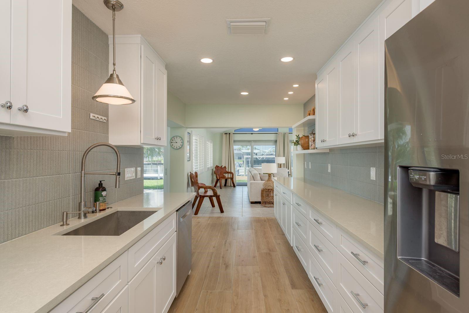 Listing photo id 14 for 3626 Corsair Court