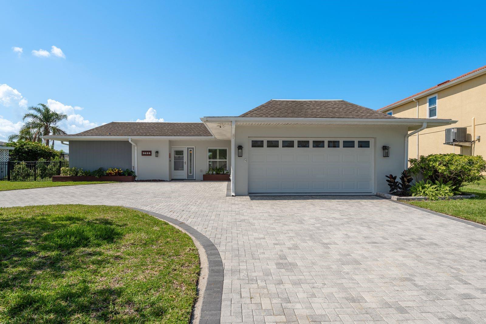 Listing photo id 0 for 3626 Corsair Court