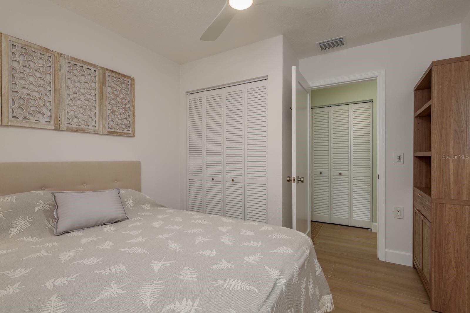 Listing photo id 23 for 3626 Corsair Court