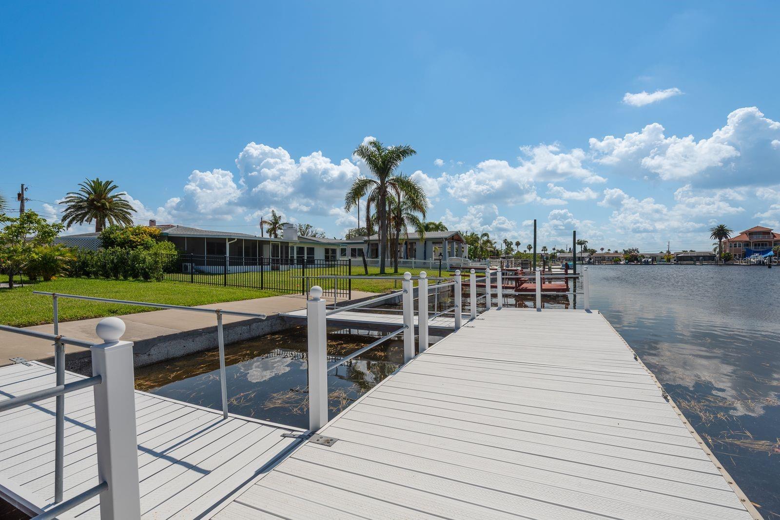 Listing photo id 38 for 3626 Corsair Court
