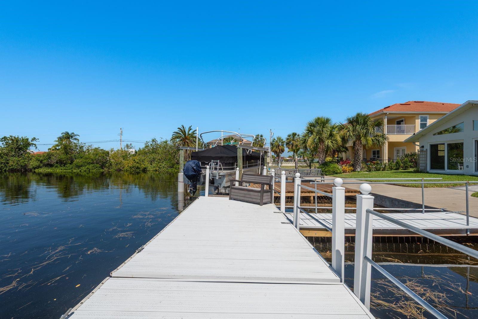 Listing photo id 39 for 3626 Corsair Court