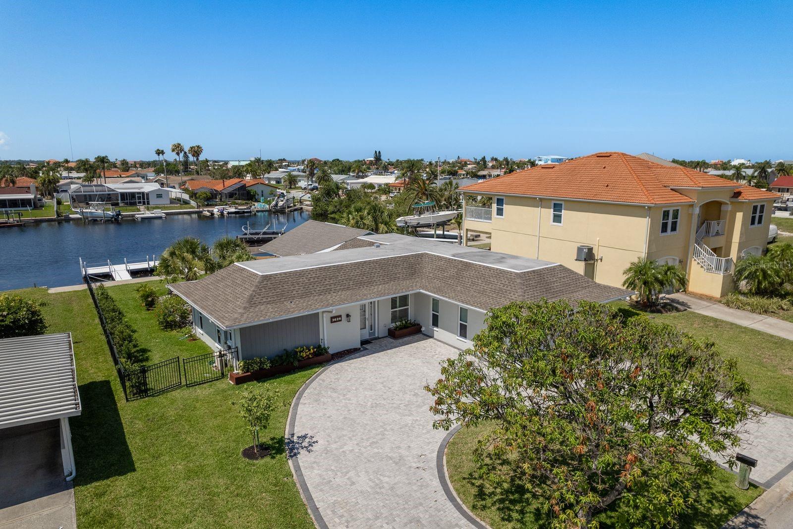Listing photo id 40 for 3626 Corsair Court