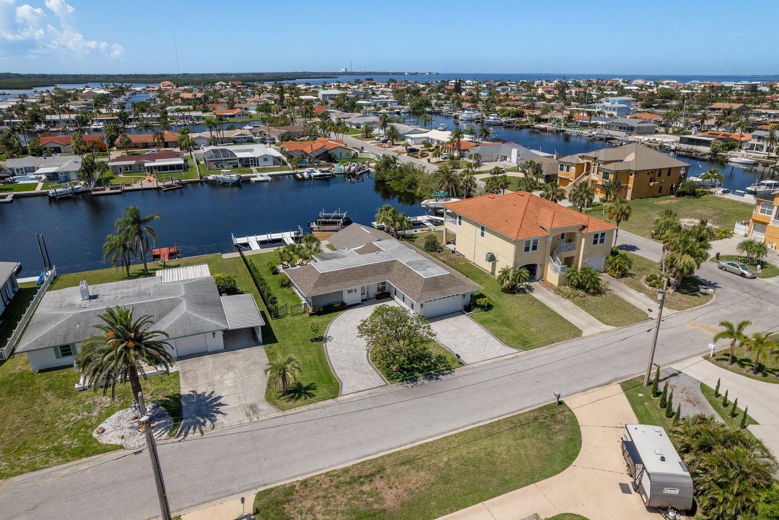 Listing photo id 41 for 3626 Corsair Court